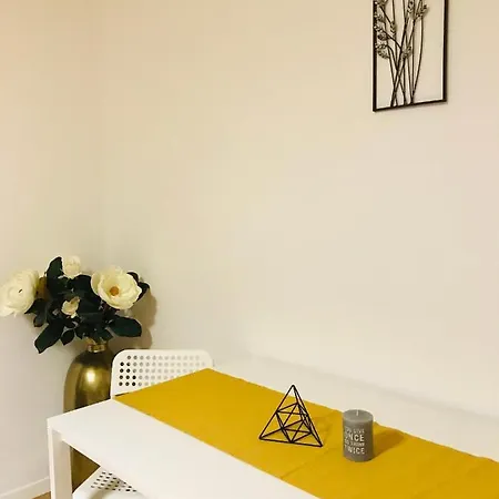 아파트 Downtown Privilege With In-room Coffee & Tea *