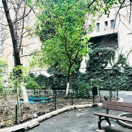 Downtown Privilege With In-room Coffee & Tea * בוקרשט