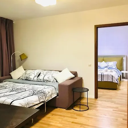 아파트 Downtown Privilege With In-room Coffee & Tea 부쿠레슈티